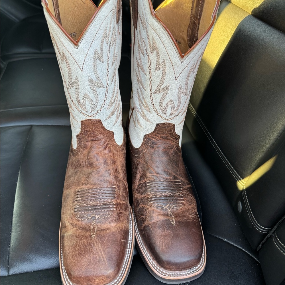 Women’s  Brown and Cream Western Boots